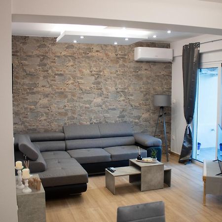 Giakost Apartments V Near Airport Артемида Екстериор снимка