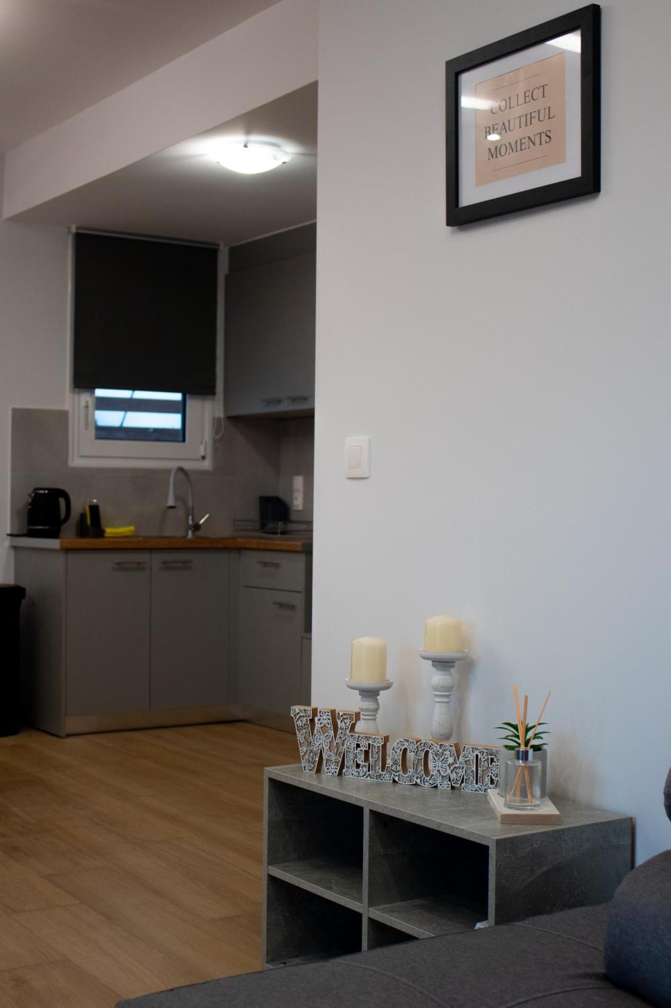 Giakost Apartments V Near Airport Артемида Екстериор снимка